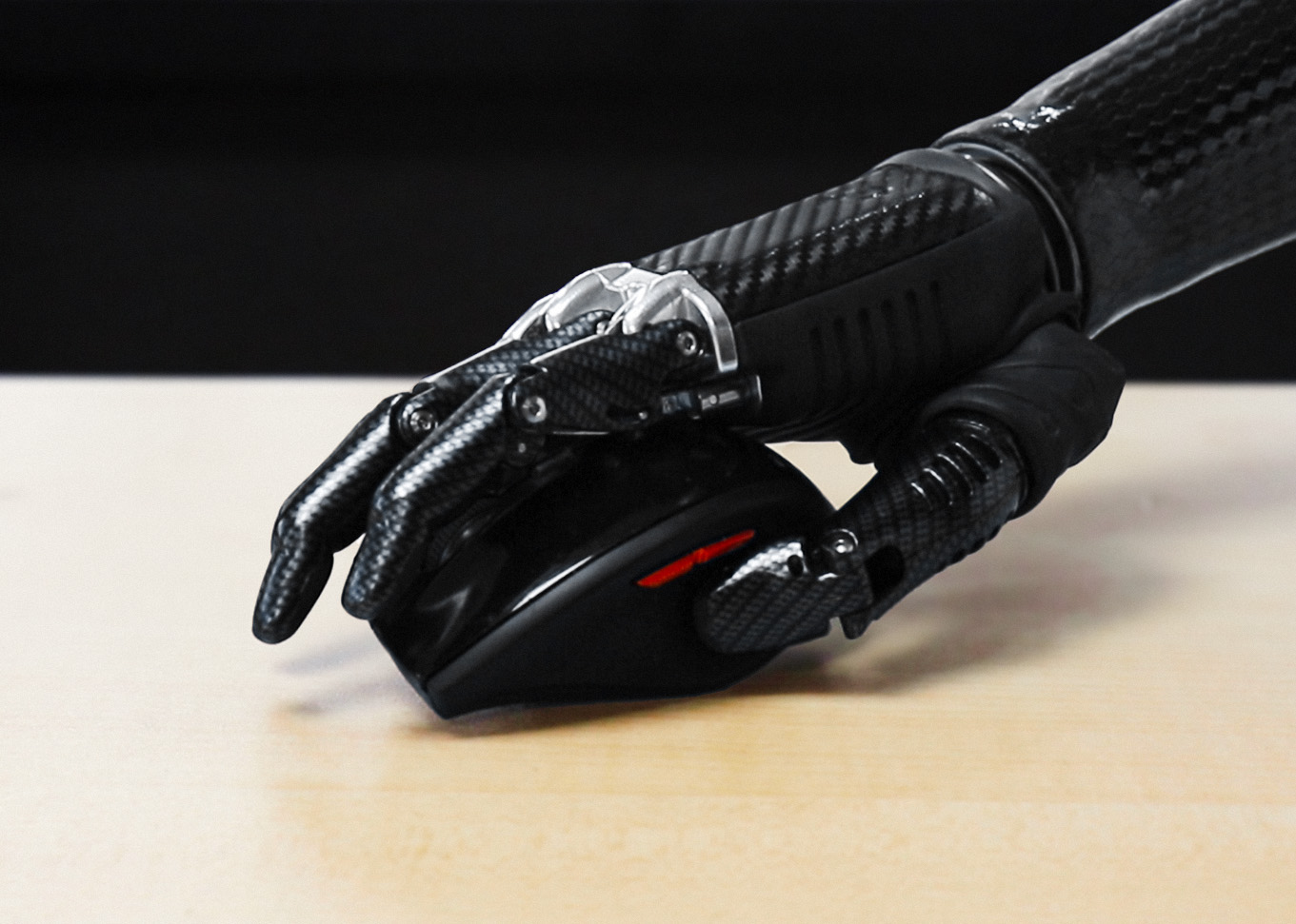 prosthetic hand using a mouse